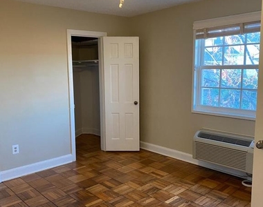 1630 W Abingdon Drive - Photo Thumbnail 17