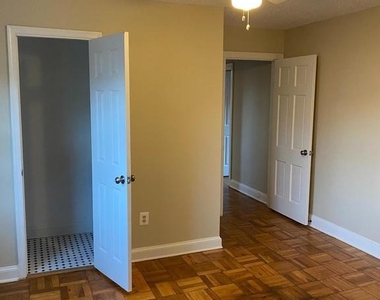 1630 W Abingdon Drive - Photo Thumbnail 18
