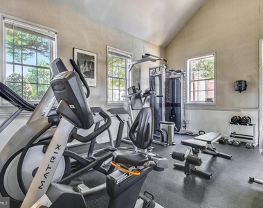 1630 W Abingdon Drive - Photo Thumbnail 22