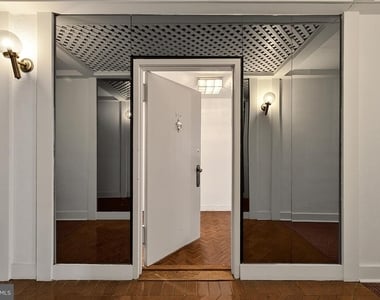 1021 Arlington Boulevard - Photo Thumbnail 31