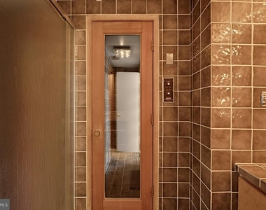 1021 Arlington Boulevard - Photo Thumbnail 19