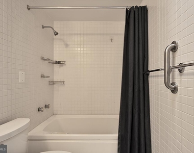 1021 Arlington Boulevard - Photo Thumbnail 13
