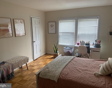 732 N Oakland Street - Photo Thumbnail 13