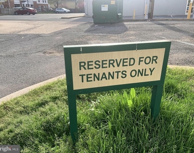 732 N Oakland Street - Photo Thumbnail 19