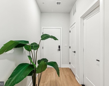 6910 Ridge Avenue - Photo Thumbnail 8
