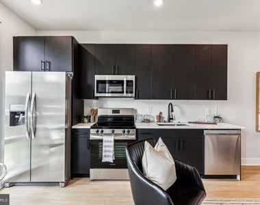 6910 Ridge Avenue - Photo Thumbnail 3