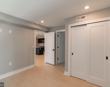 6604 Ridge Avenue - Photo Thumbnail 7