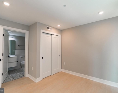 6604 Ridge Avenue - Photo Thumbnail 9