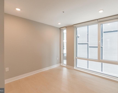 6604 Ridge Avenue - Photo Thumbnail 6