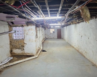5820 Lansdowne Avenue - Photo Thumbnail 3
