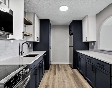 1500 Locust Street - Photo Thumbnail 8