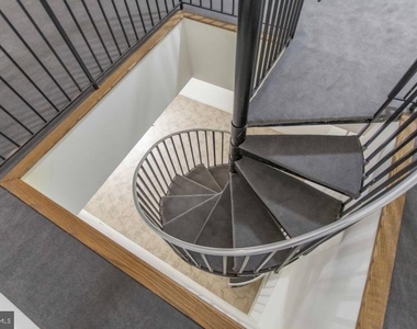 1222 Arch Street - Photo Thumbnail 4