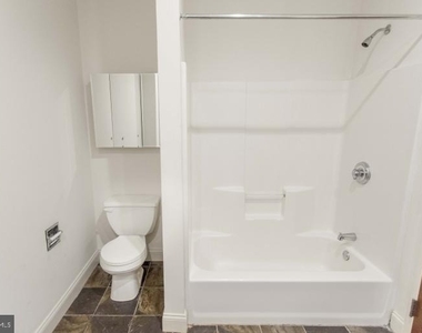 1222 Arch Street - Photo Thumbnail 3