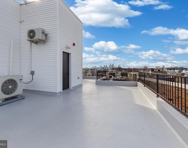 2046 E Lehigh Avenue - Photo Thumbnail 21
