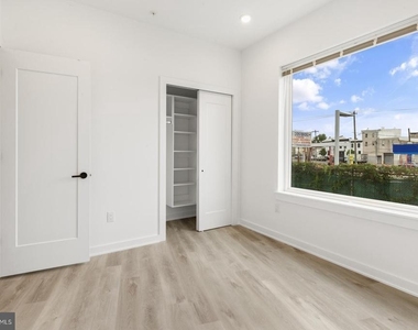 2046 E Lehigh Avenue - Photo Thumbnail 17