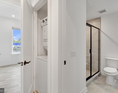 2046 E Lehigh Avenue - Photo Thumbnail 10