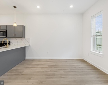 2046 E Lehigh Avenue - Photo Thumbnail 7