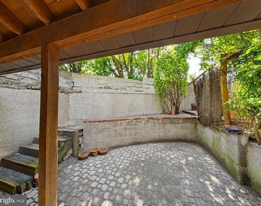 5233 Ridge Avenue - Photo Thumbnail 10