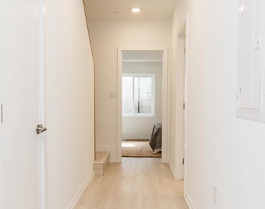 1236 N Taney Street - Photo Thumbnail 4