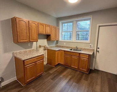 2009 E Tioga Street - Photo Thumbnail 8
