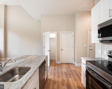2121 Market Street - Photo Thumbnail 3
