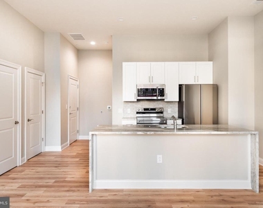 2121 Market Street - Photo Thumbnail 2