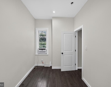 1911 S Lambert Street - Photo Thumbnail 23