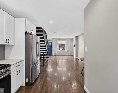 1911 S Lambert Street - Photo Thumbnail 10