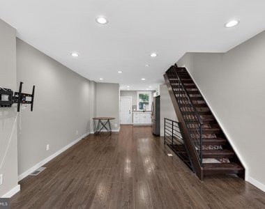 1911 S Lambert Street - Photo Thumbnail 3