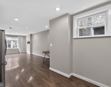 1911 S Lambert Street - Photo Thumbnail 12
