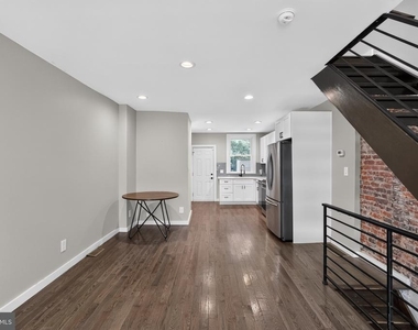 1911 S Lambert Street - Photo Thumbnail 4