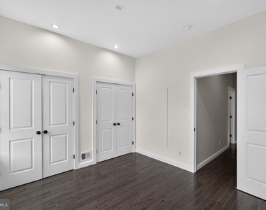 1911 S Lambert Street - Photo Thumbnail 16