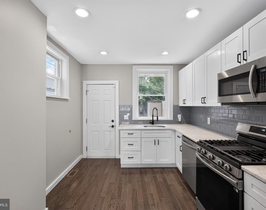 1911 S Lambert Street - Photo Thumbnail 13