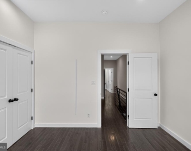 1911 S Lambert Street - Photo Thumbnail 19