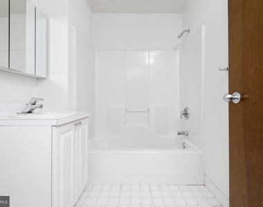 701-1 Sansom Street - Photo Thumbnail 12