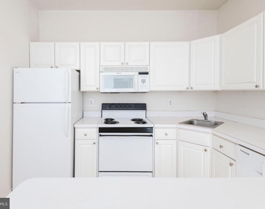 701-1 Sansom Street - Photo Thumbnail 7
