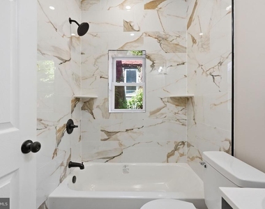 865 N 47th Street - Photo Thumbnail 9