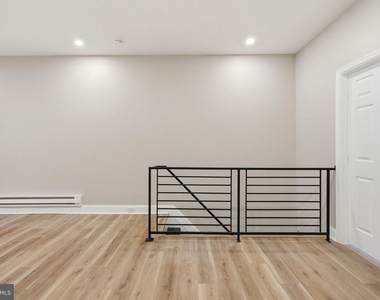 865 N 47th Street - Photo Thumbnail 2