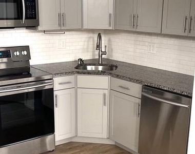 221 W Main Street - Photo Thumbnail 10