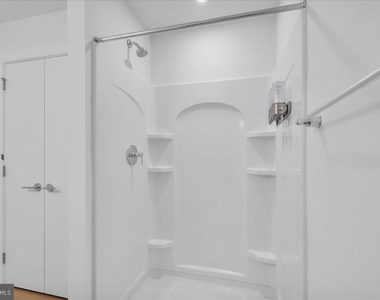 904 Riverplace Drive - Photo Thumbnail 18