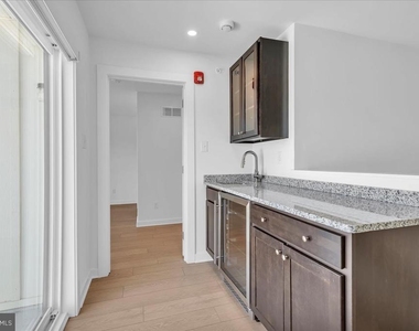 904 Riverplace Drive - Photo Thumbnail 19