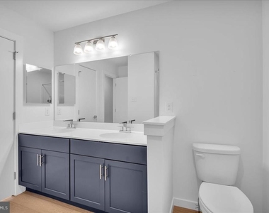 904 Riverplace Drive - Photo Thumbnail 16