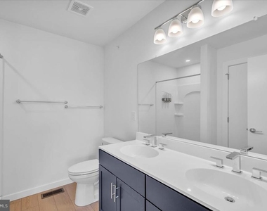 904 Riverplace Drive - Photo Thumbnail 17