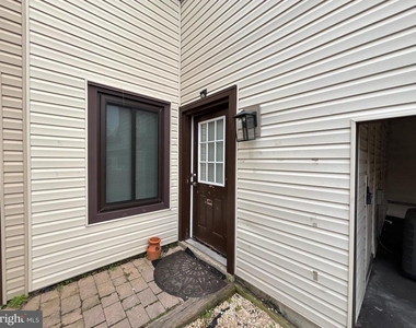 476 Bridge Street - Photo Thumbnail 4
