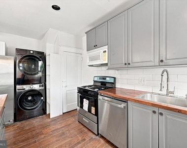 122 Wilson Avenue - Photo Thumbnail 9