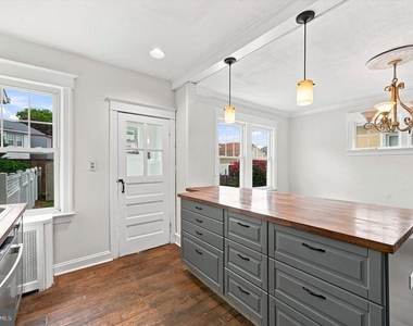 122 Wilson Avenue - Photo Thumbnail 8