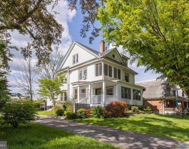 313 Dartmouth Avenue - Photo Thumbnail 1