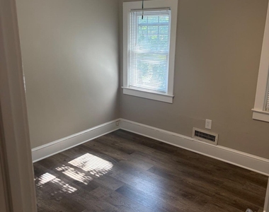 221 Rockingham Road - Photo Thumbnail 8