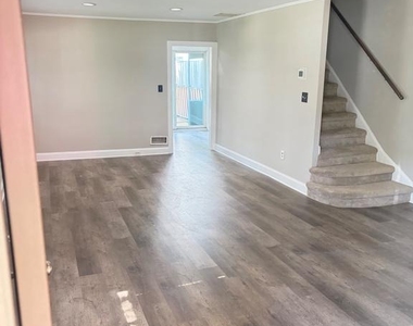 221 Rockingham Road - Photo Thumbnail 4