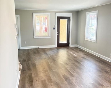 221 Rockingham Road - Photo Thumbnail 3